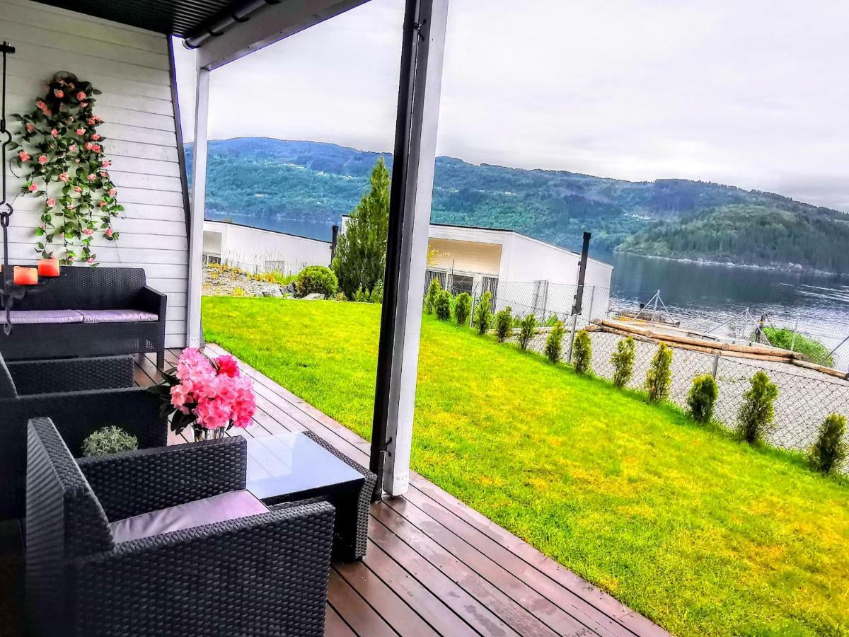 Bjornestrand Fjordside View Bergen Exterior photo