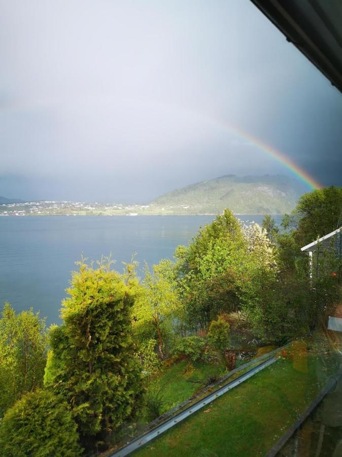 Bjornestrand Fjordside View Bergen Exterior photo